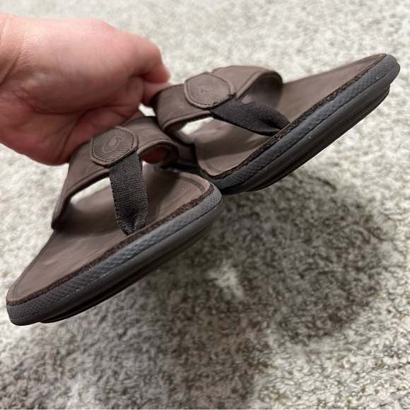 OluKai Tuahine Men’s Waterproof Leather Sandals Dark Wood Size 10